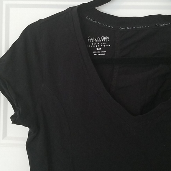 Calvin Klein Performance Black Tee Quick Dry - Picture 2 of 4